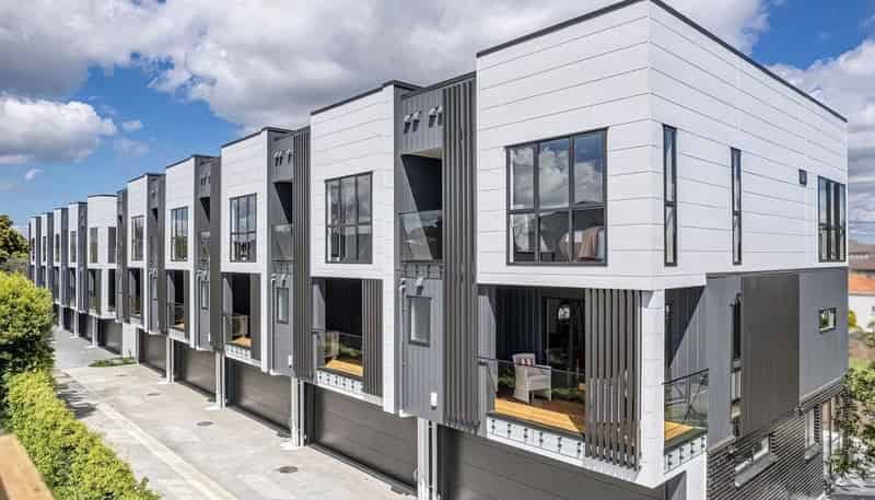 4/12 King Edward Avenue, Epsom