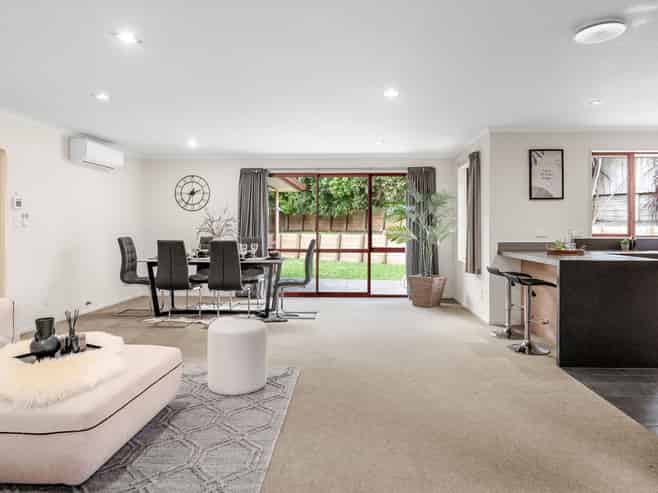 1 Farleigh Close, Huntington