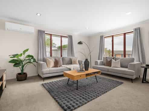 1 Farleigh Close, Huntington