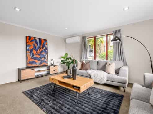 1 Farleigh Close, Huntington