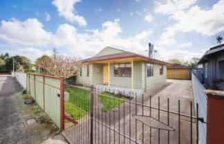 9 Shamrock Street, Takaro
