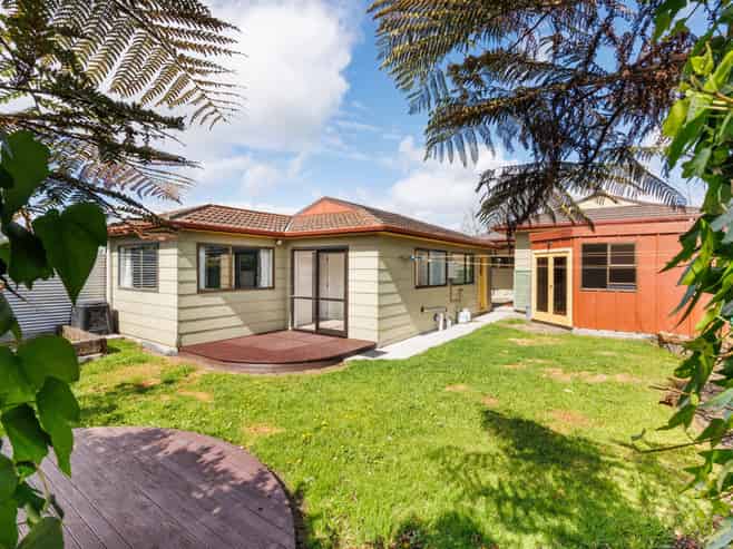 9 Shamrock Street, Takaro