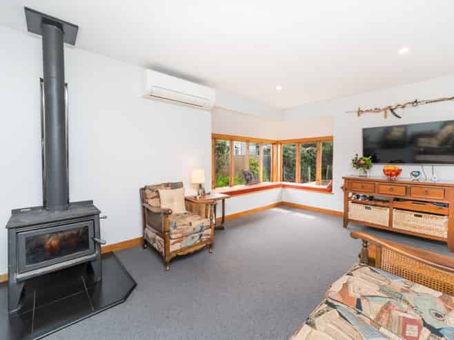 32 Pioneer Highway, Awapuni