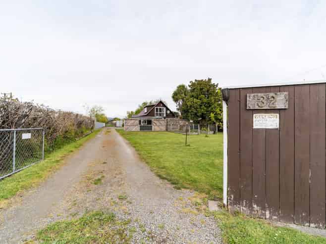32 Pioneer Highway, Awapuni
