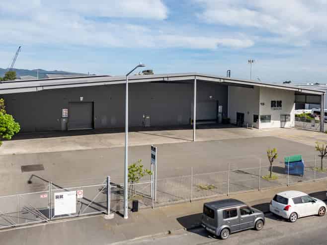 Hornby Warehouse with Canopy & Yard - Sublease 