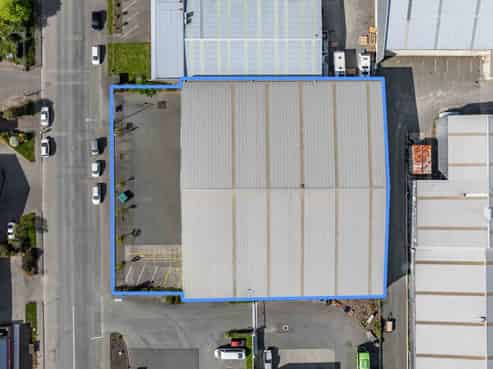 Hornby Warehouse with Canopy & Yard - Sublease 