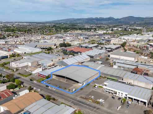 Hornby Warehouse with Canopy & Yard - Sublease 
