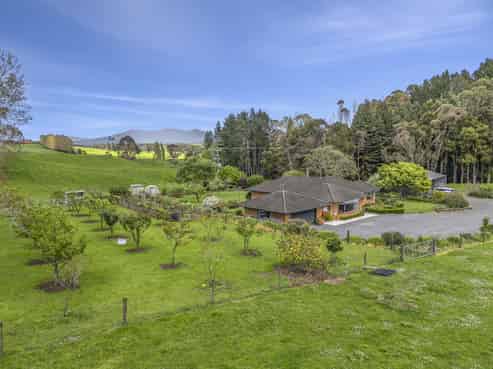 24 Rowe Road, Whatawhata