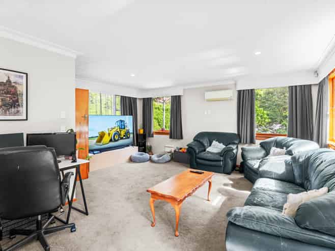 44 Larnach Road, Waverley