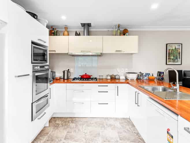 44 Larnach Road, Waverley