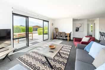 4 Tuscan Lane, Martinborough