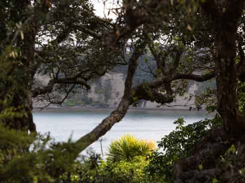 68-70 Matakatia Parade, Matakatia