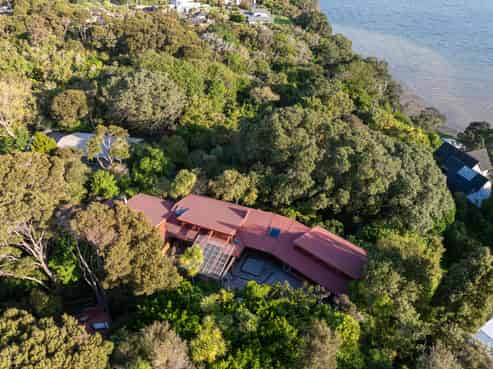 68-70 Matakatia Parade, Matakatia