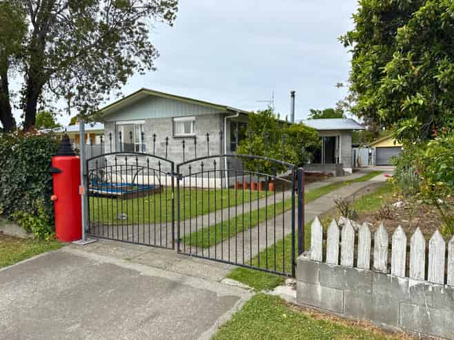 2 Rousehill Street, Renwick