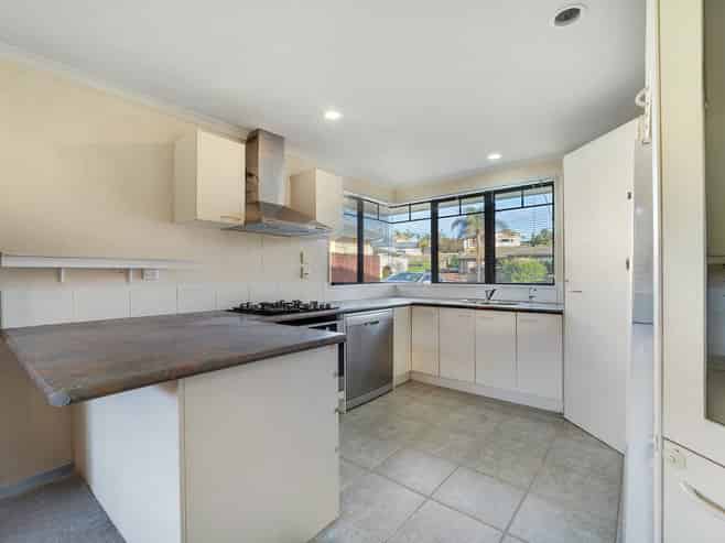 13 De Havilland Drive, Goodwood Heights