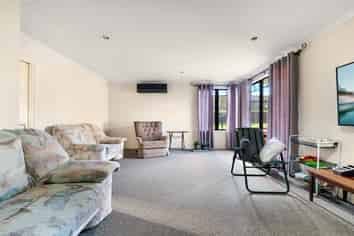 13 De Havilland Drive, Goodwood Heights