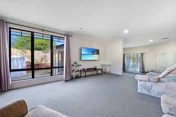 13 De Havilland Drive, Goodwood Heights