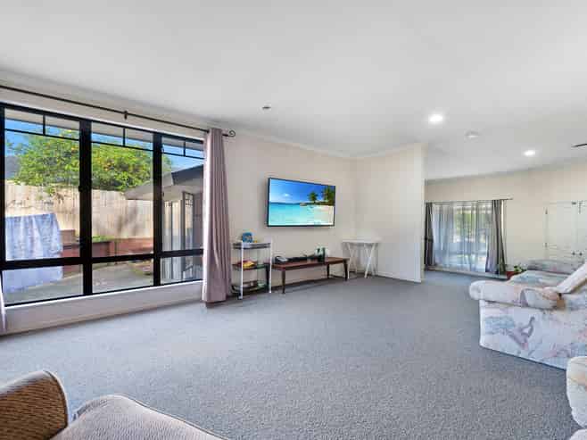 13 De Havilland Drive, Goodwood Heights