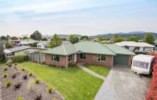 84 Starveall Street, Brightwater