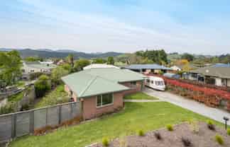 84 Starveall Street, Brightwater