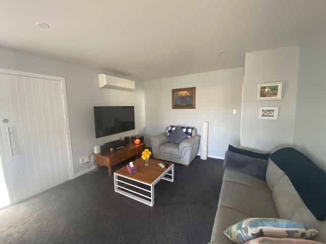 1/5 Charles Street, Belmont