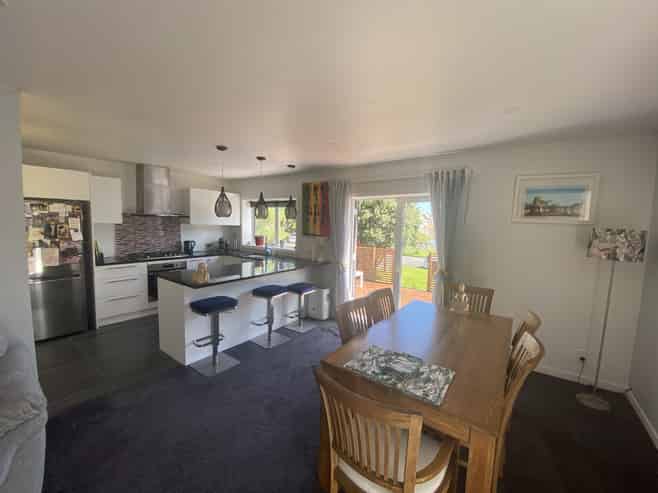 1/5 Charles Street, Belmont