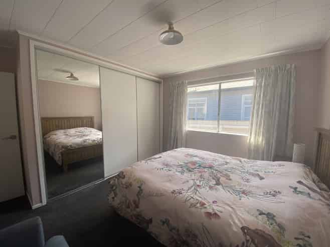 1/5 Charles Street, Belmont