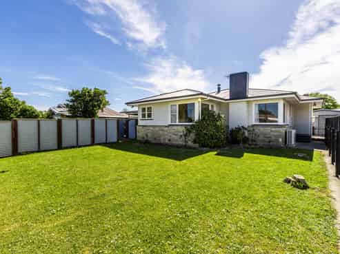 64 Bill Hercock Street, Pirimai