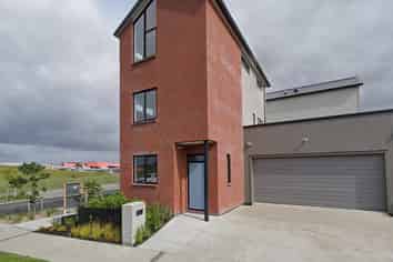 2 Peihana Road, Hobsonville