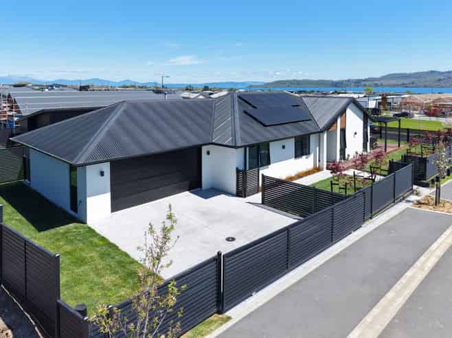 8 Ruku Lane, Wharewaka