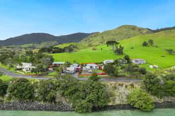 98 State Highway 12, Opononi