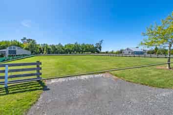 89 Stott Drive, DARFIELD