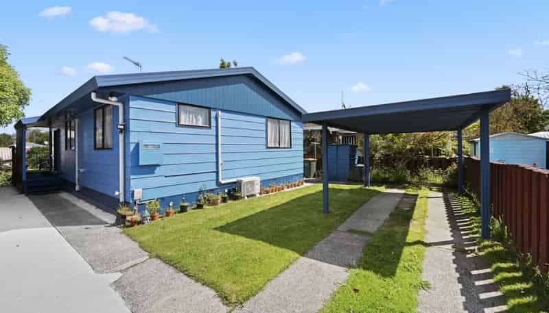 12c Saxbys Road, Glenview