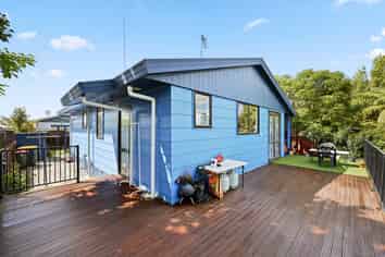 12c Saxbys Road, Glenview