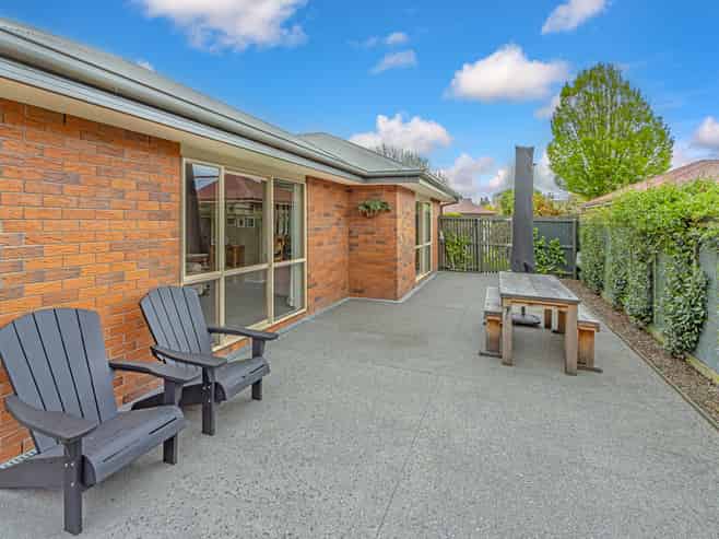 22 Richard Seddon Drive, Northwood