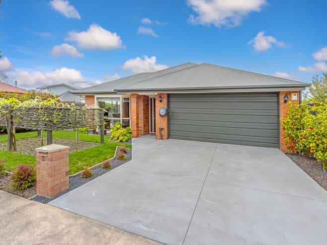22 Richard Seddon Drive, Northwood