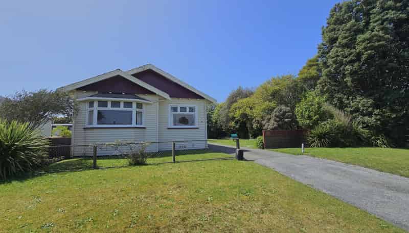 32 Park Street, Hokitika