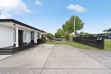744 River Road, Chartwell