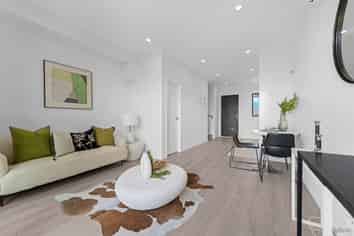 15/17 Barneys Farm Road, Clendon Park