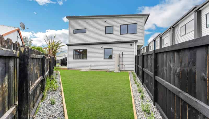 15/17 Barneys Farm Road, Clendon Park
