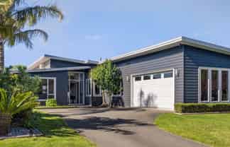 15 Pohutukawa Grove, Lytton West