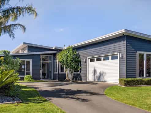 15 Pohutukawa Grove, Lytton West