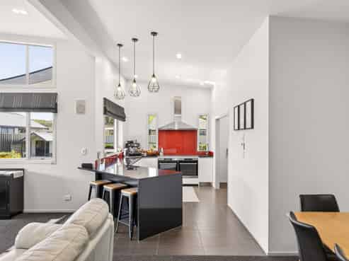 15 Pohutukawa Grove, Lytton West