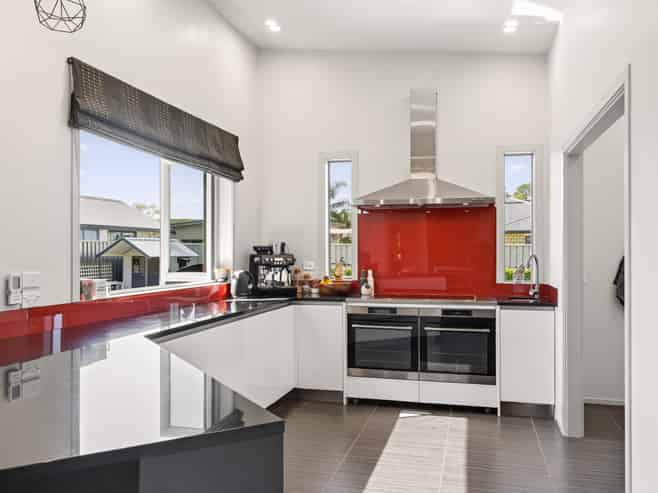 15 Pohutukawa Grove, Lytton West