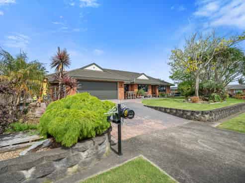 4 Castlehill Court, Wattle Downs