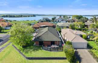 4 Castlehill Court, Wattle Downs