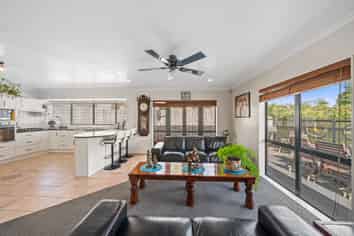 4 Castlehill Court, Wattle Downs