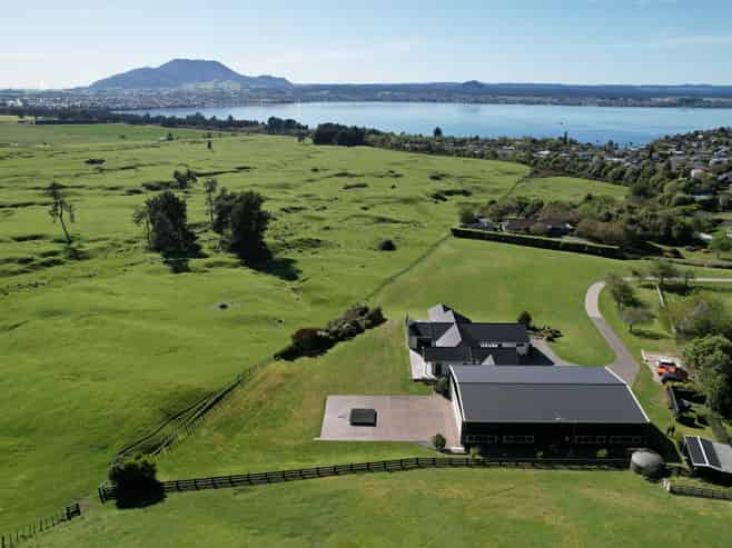 28 Te Moenga Park, Acacia Bay