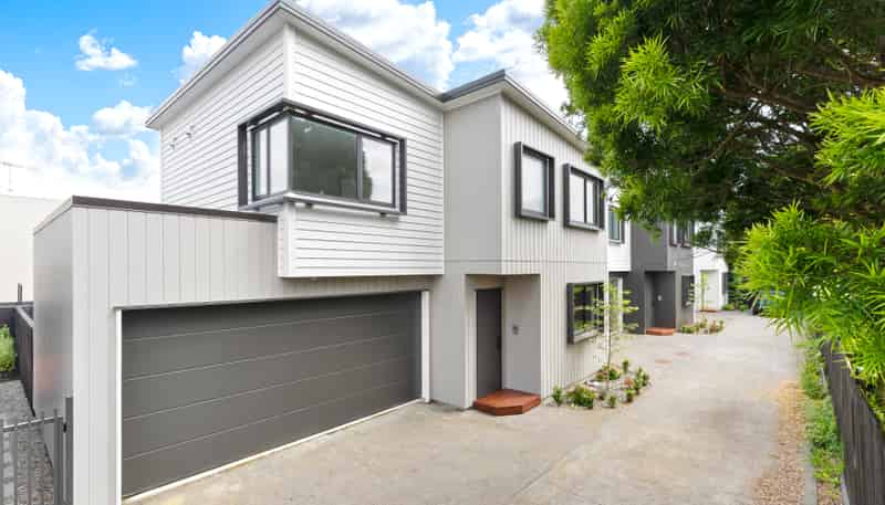 1B Atherton Road, Epsom