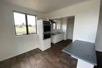 20 Christmas Road, Manurewa